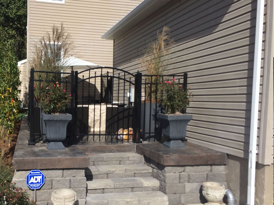 Commercial & residential fence gates in Walton Kentucky