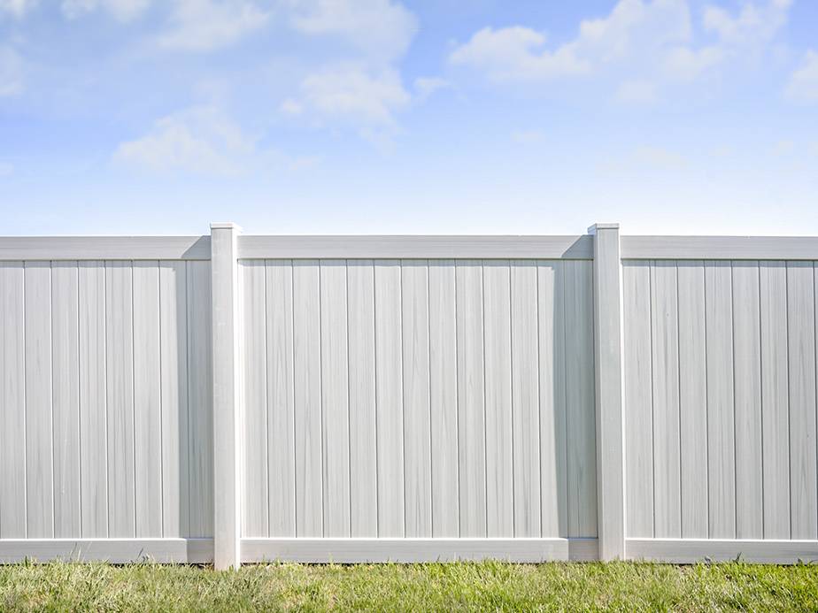Florence Kentucky vinyl privacy fencing