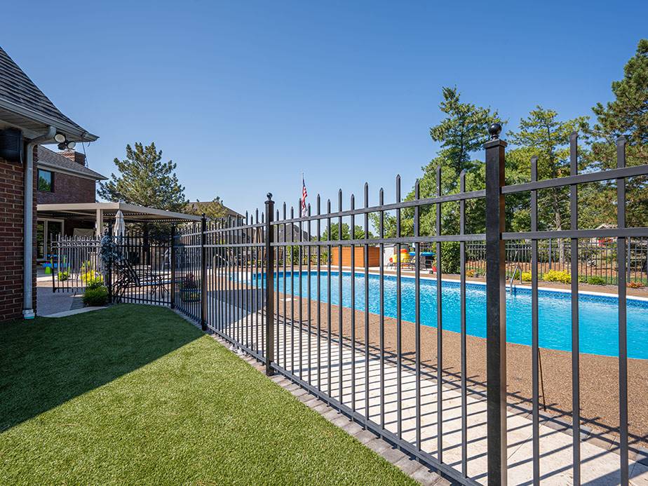 Pool Fence Example in Richwood Kentucky